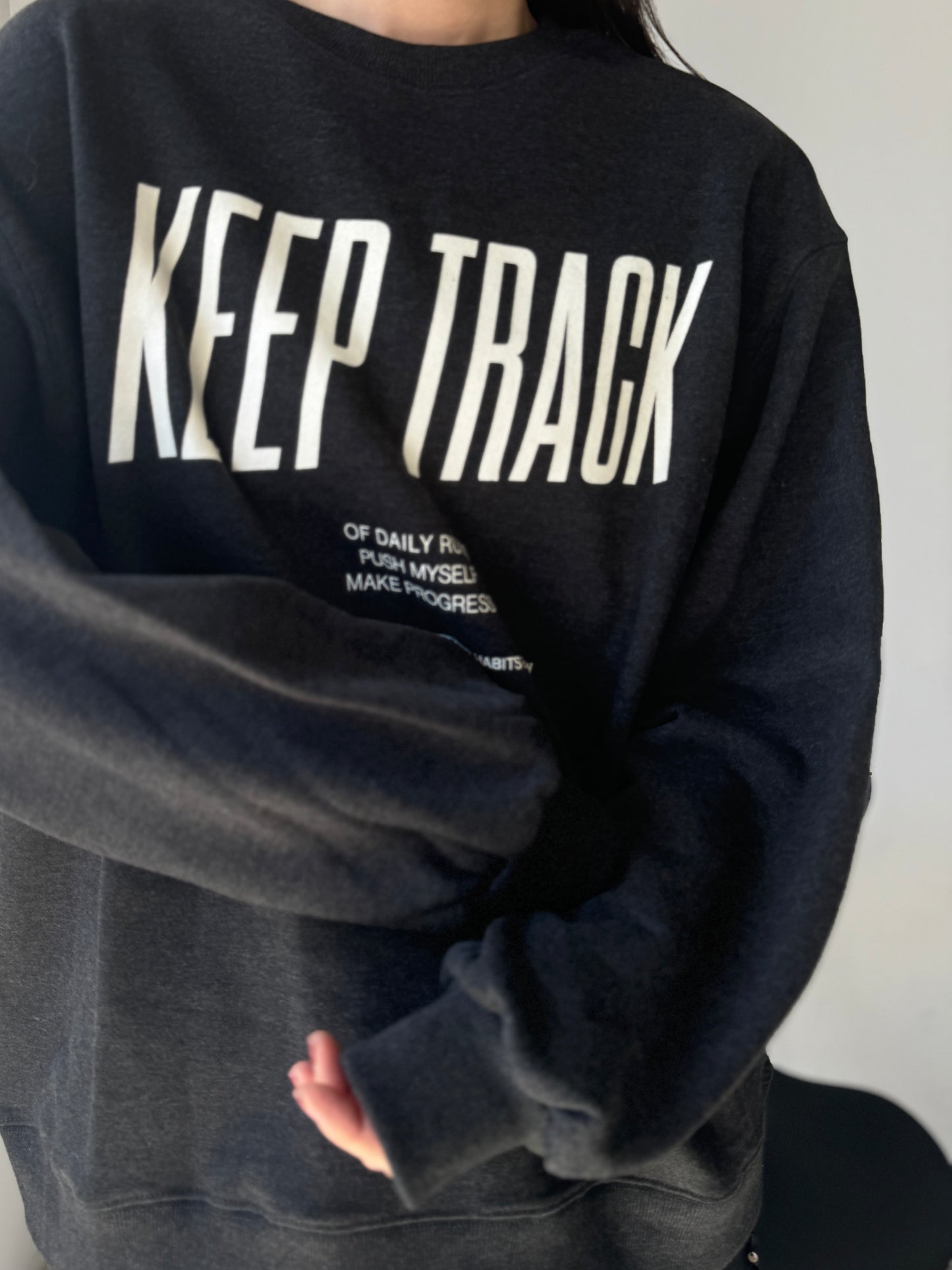 【ÉCLAT METTRE.】KEEP TRACK裏毛プルオーバー