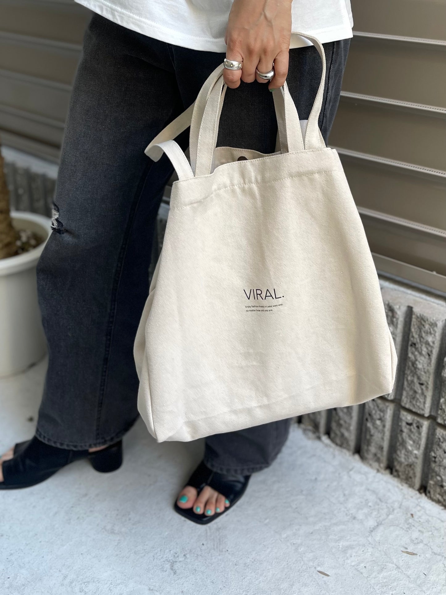 【 VIRAL. 】VIRAL. popup original week tote bag