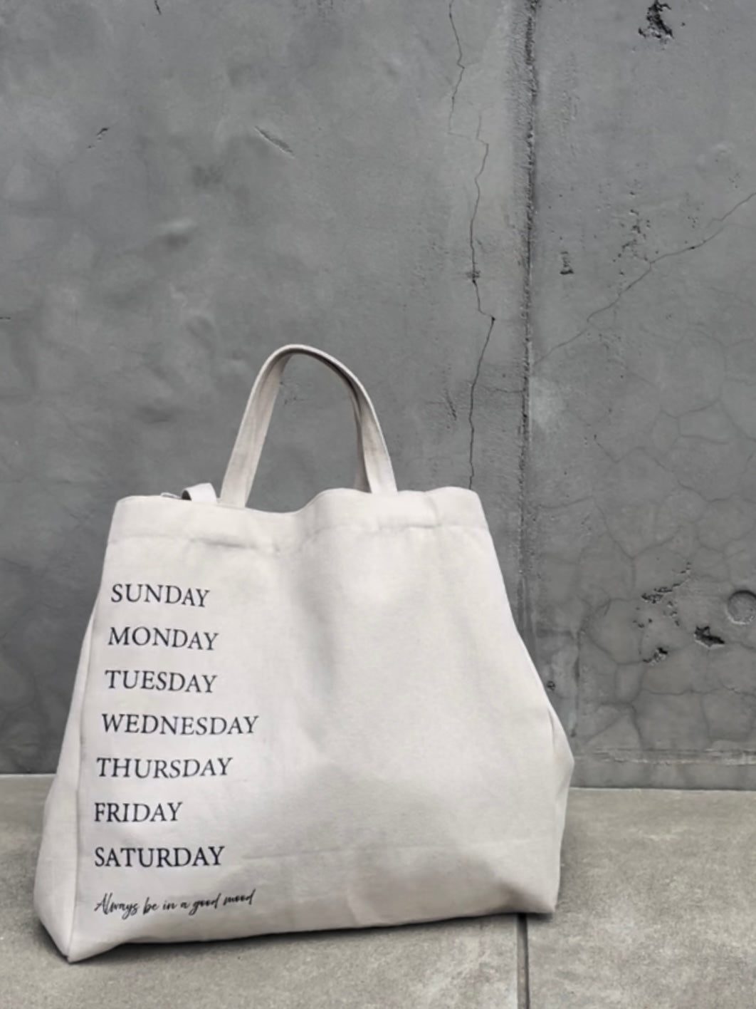 【 VIRAL. 】VIRAL. popup original week tote bag